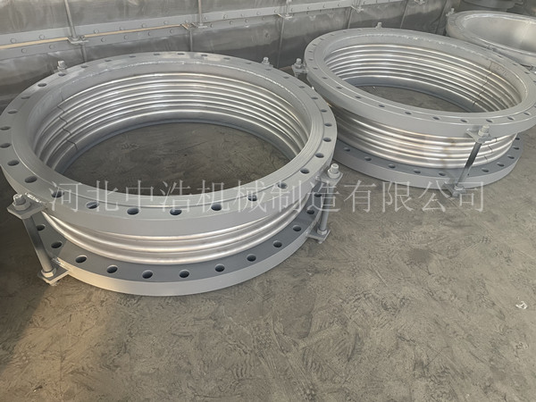 內壓補（bǔ）償器